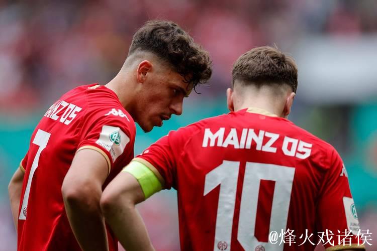 美因茨两次抓住关键机会改写比分,埃贝尔点评 美因茨两次抓住关键机会改写比分,埃贝尔点评